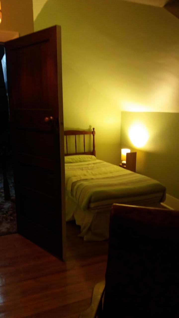 Chimneys B&B Oamaru Extérieur photo
